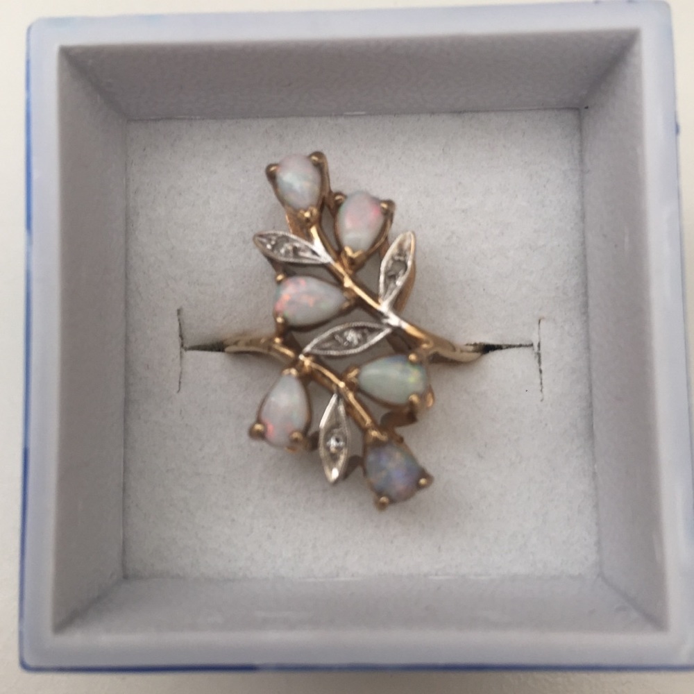 Yellow Gold 10 K Natural Opal Diamond Vine Ring